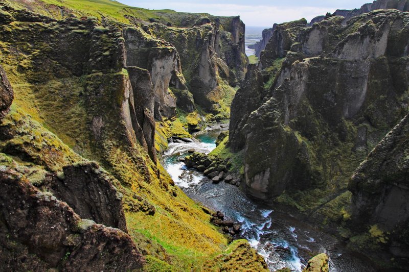 Driving around Iceland: Day 8 (Fjadrargljufur canyon – Dverghamrar - Vatnajokull glacier)